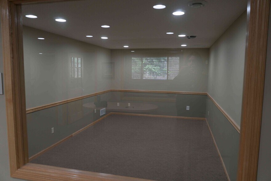 More Photos Of 8925-8929 Aztec Dr, Eden Prairie Office For Lease