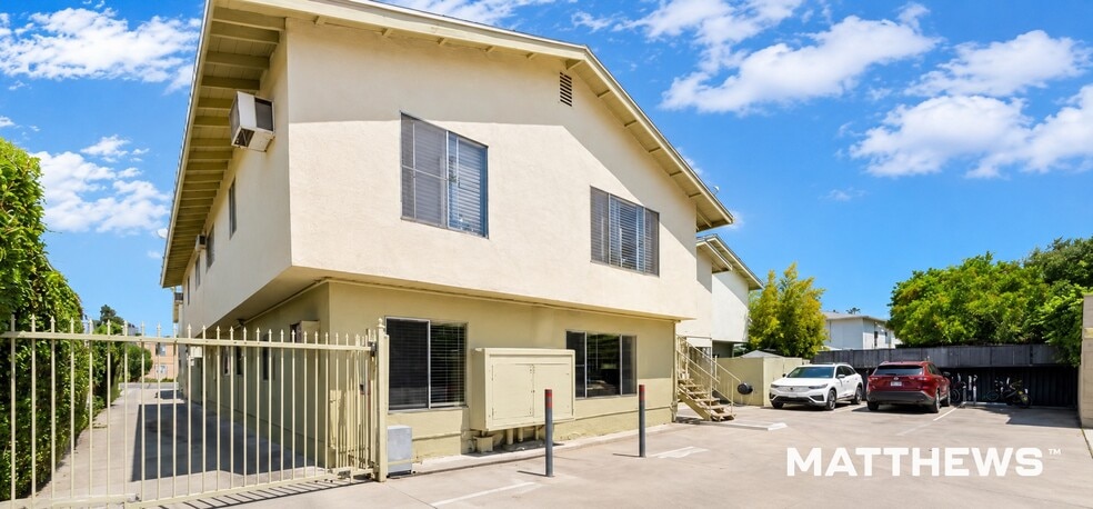Primary Photo Of 13520 Victory Blvd, Van Nuys Apartments For Sale