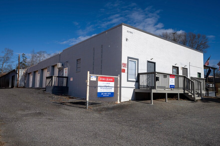 More Photos Of 876 W Main St, Spartanburg Service For Lease