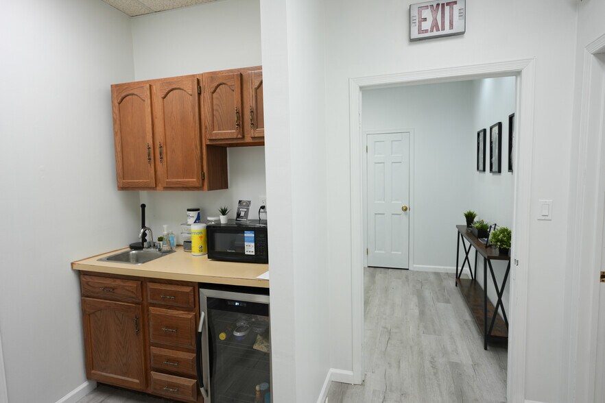 More Photos Of 38 Church St, Patchogue Loft Creative Space For Lease