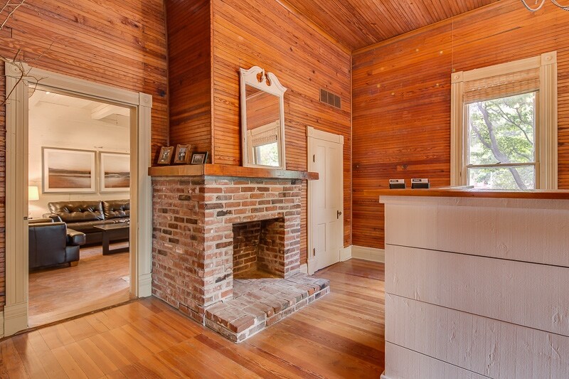 More Photos Of 7642 Poplar Pike, Germantown Office For Sale