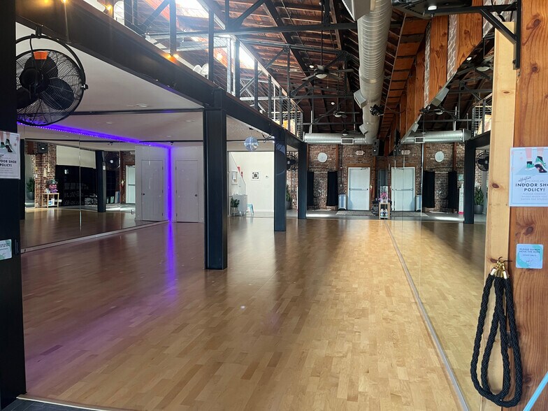 More Photos Of 1501 Solano Ave, Albany Restaurant For Sale