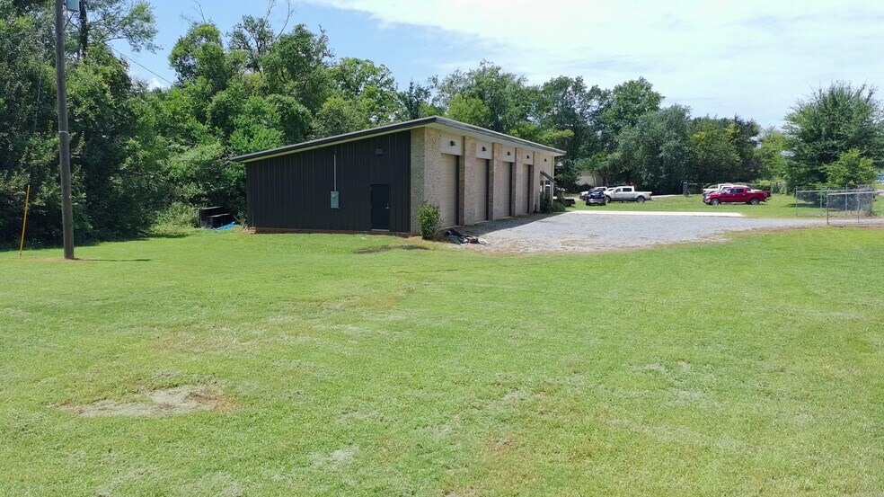 More Photos Of 238 Commercial Pky, Canton Flex For Lease