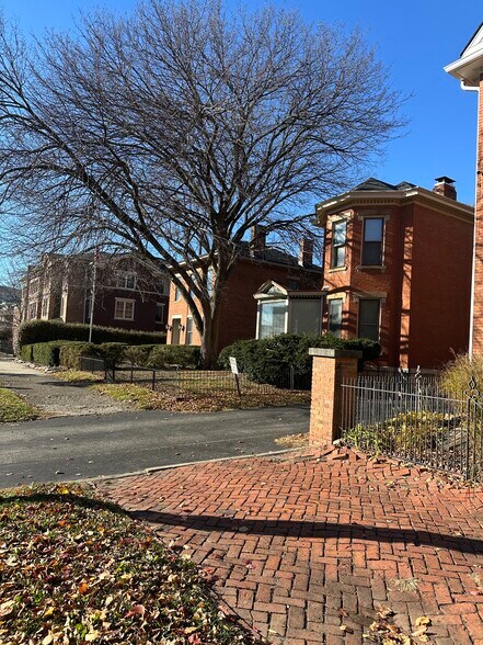 More Photos Of 572 E Rich St, Columbus Office For Lease