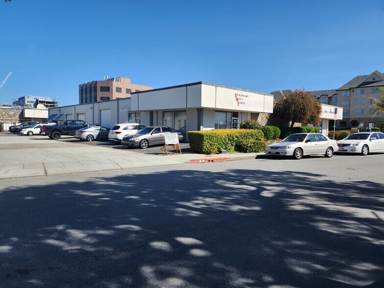 More Photos Of Corner of Bayshore Hwy and Mahler Rd, Burlingame Research And Development For Lease