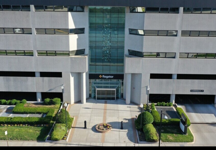 More Photos Of 100 Duffy Ave, Hicksville Office For Lease