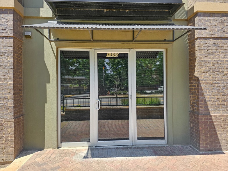 More Photos Of 5300 Peachtree Rd, Chamblee Apartments For Sale