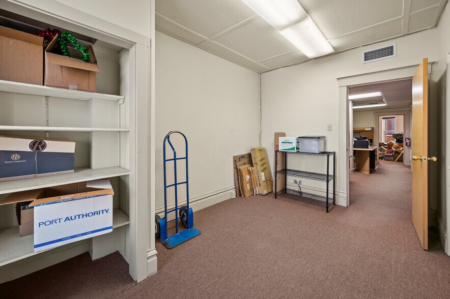 More Photos Of 24 W 6th Ave, Helena Office For Lease