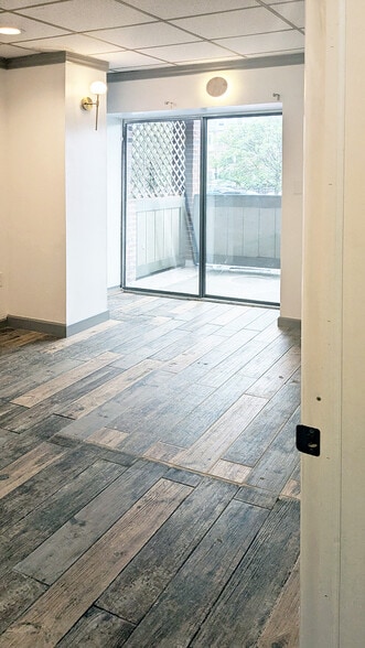 More Photos Of 12A Trolley Sq, Wilmington Storefront Retail Office For Lease