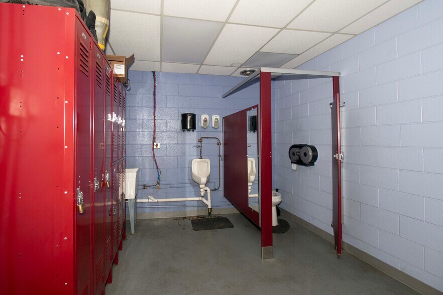 More Photos Of 940 Eddystone Ave, Eddystone Warehouse For Sale