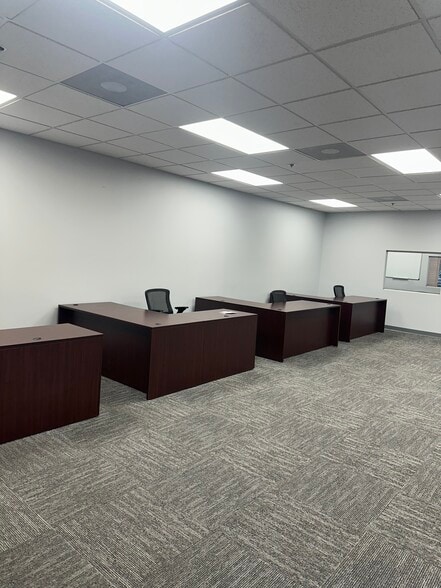 More Photos Of 10500 University Center Dr, Tampa Light Distribution For Lease