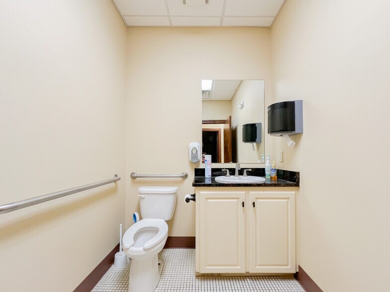 More Photos Of 205 Marcon Dr, Lafayette Manufacturing For Sale