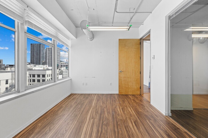 More Photos Of 14 NE 1st Ave, Miami Office For Sale