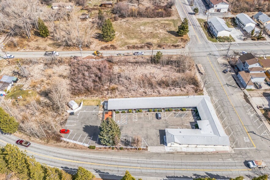 More Photos Of 724 N Mount Shasta Blvd, Mount Shasta Hotel For Sale