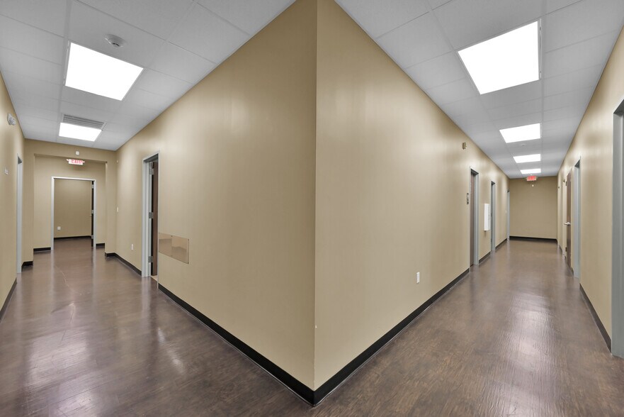 More Photos Of 1126 Rayford Rd, Spring Medical For Sale