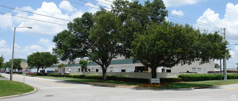 More Photos Of 7503-7527 Exchange Dr, Orlando Distribution For Lease