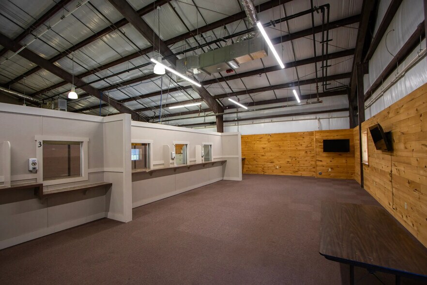 More Photos Of 322 Little Brooke Ln, West Columbia General Retail For Lease