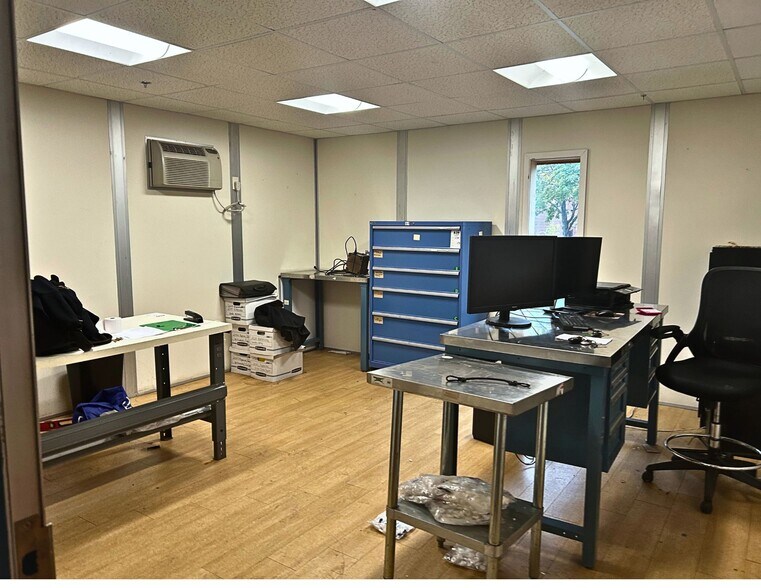 More Photos Of 5120 Thatcher Rd, Downers Grove Industrial For Sale