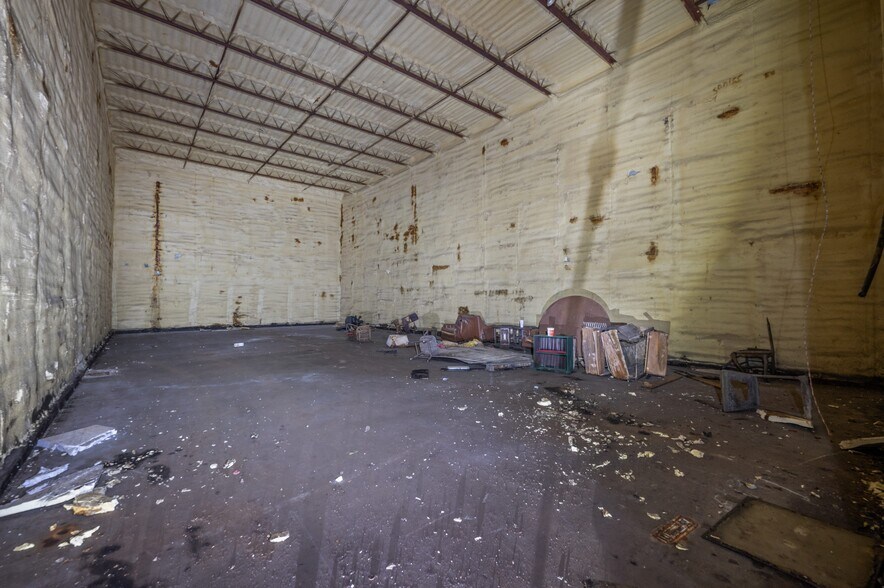 More Photos Of 500 Washington St, Coloma Manufacturing For Lease