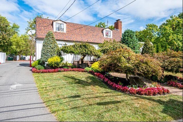 More Photos Of 1894 & 1900 Oak Tree Rd, Edison Restaurant For Sale