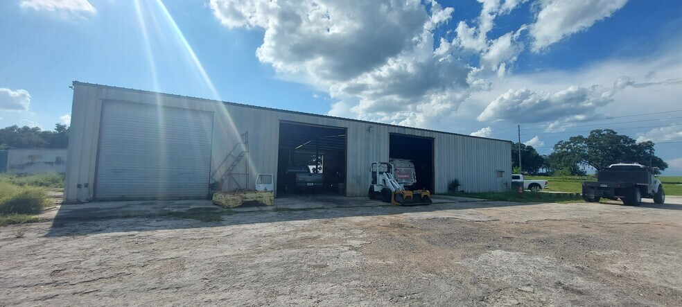 More Photos Of 21628 Fl-46, Mount Dora Warehouse For Sale