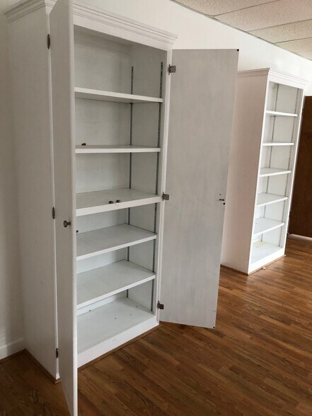 More Photos Of 18500-18540 Office Park Dr, Gaithersburg Office For Sale