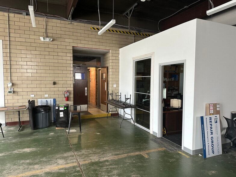 More Photos Of 2136 Remount Rd, Charlotte Loft Creative Space For Lease