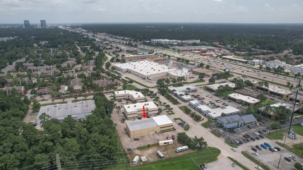 More Photos Of 25349-25351 Borough Park Dr, Spring Light Manufacturing For Sale