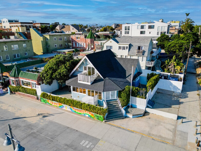 More Photos Of 523 Ocean Front Walk, Venice Storefront Retail Office For Lease