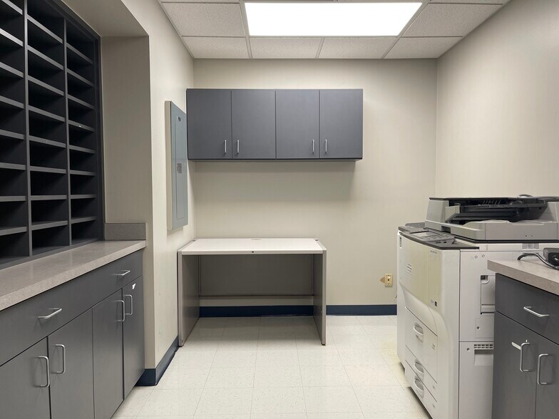 More Photos Of 1615 NW 80th Blvd, Gainesville Office For Sale