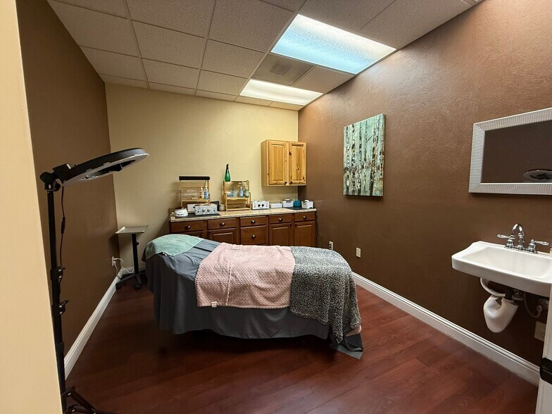 More Photos Of 507 Main St, Klamath Falls Storefront Retail Office For Sale