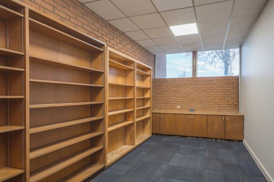 More Photos Of 807 Hudson Ln, Monroe Office For Sale
