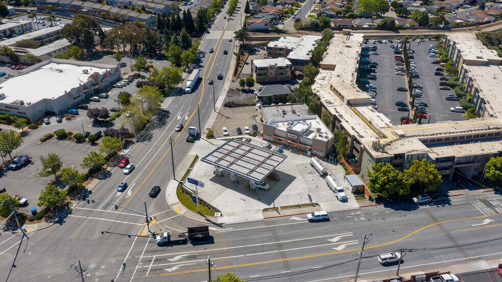 More Photos Of 712 Lewelling Blvd, San Leandro Service Station For Sale
