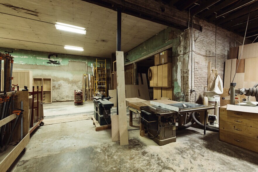 More Photos Of 75 Main St, Maxwell Warehouse For Sale