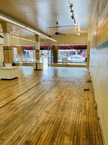 More Photos Of 247 Main St, Chico Storefront For Lease