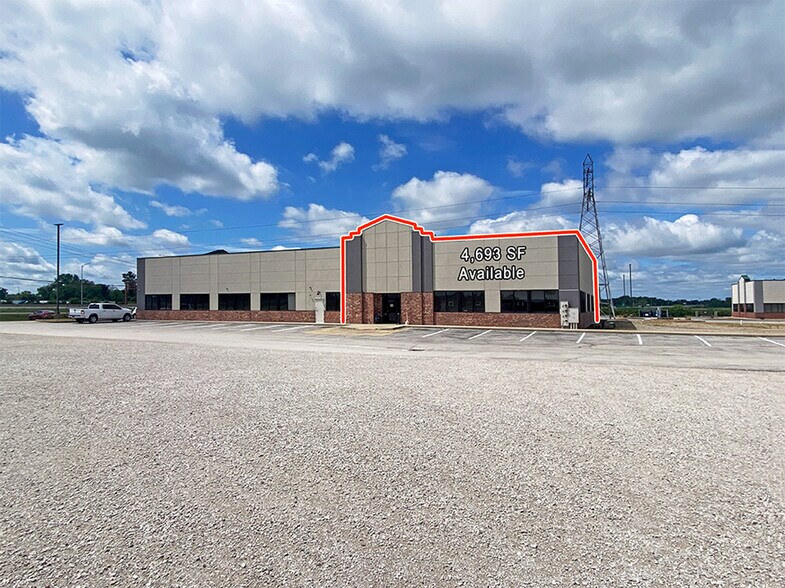 Primary Photo Of 2021 Goose Lake Rd, Sauget General Retail For Lease