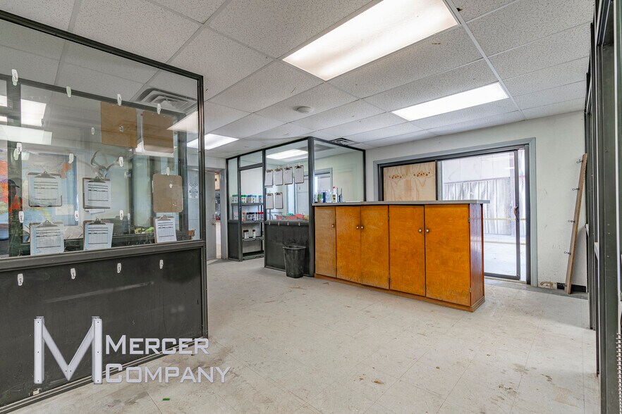 More Photos Of 4939-4959 Rendon Rd, Fort Worth Warehouse For Sale