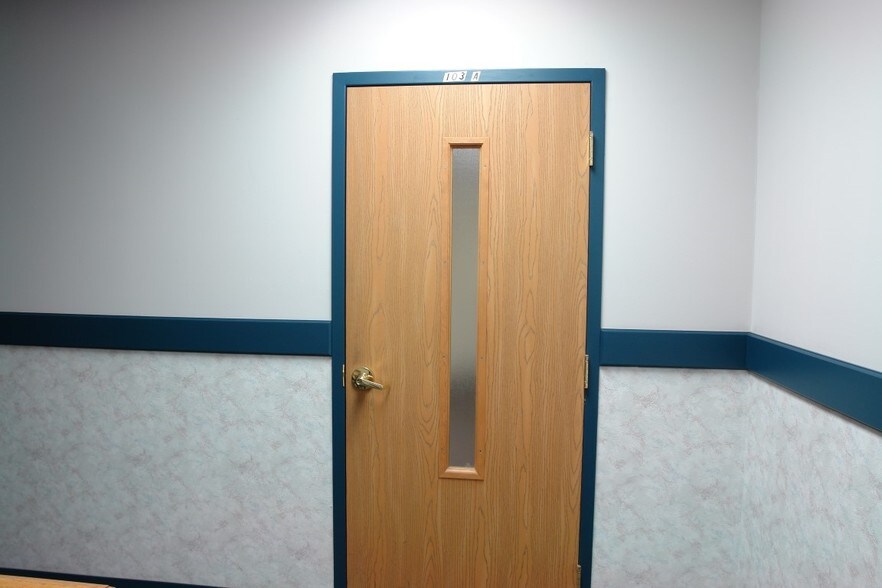 More Photos Of 103 Church St, O'Fallon Medical For Lease