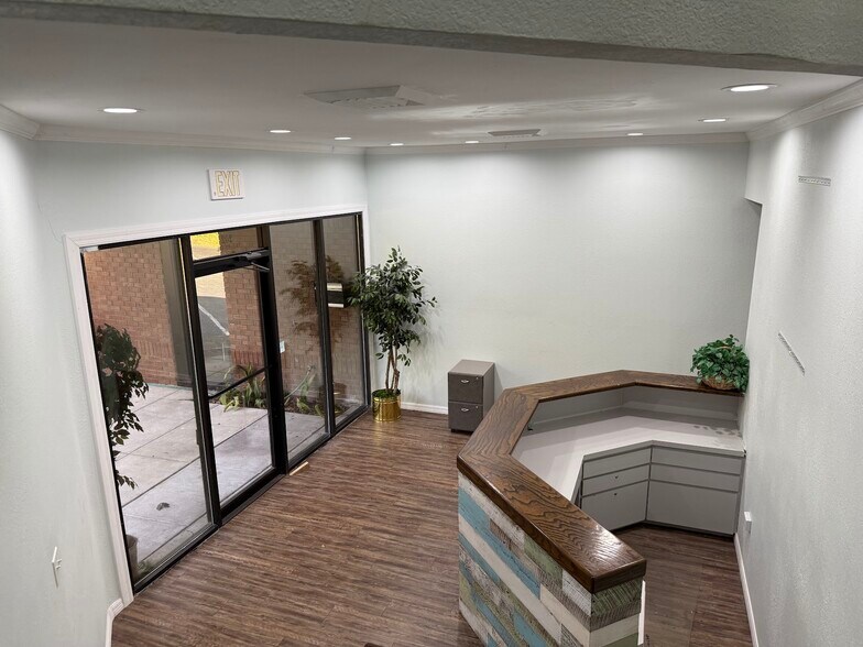 More Photos Of 202 NE 8th Ave, Ocala Office For Sale