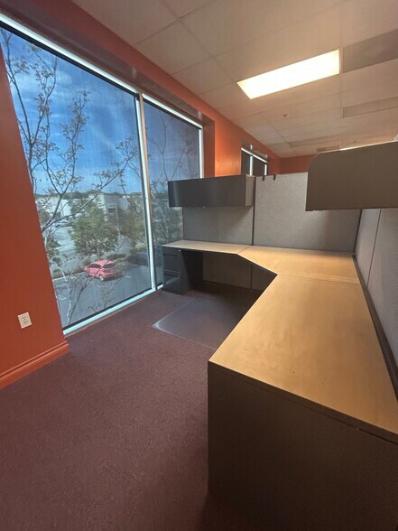 More Photos Of 28294-28310 Constellation Rd, Valencia Light Distribution For Sale