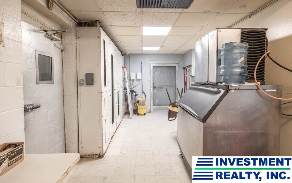 More Photos Of 121 Howard Johnson, Rolla Restaurant For Sale