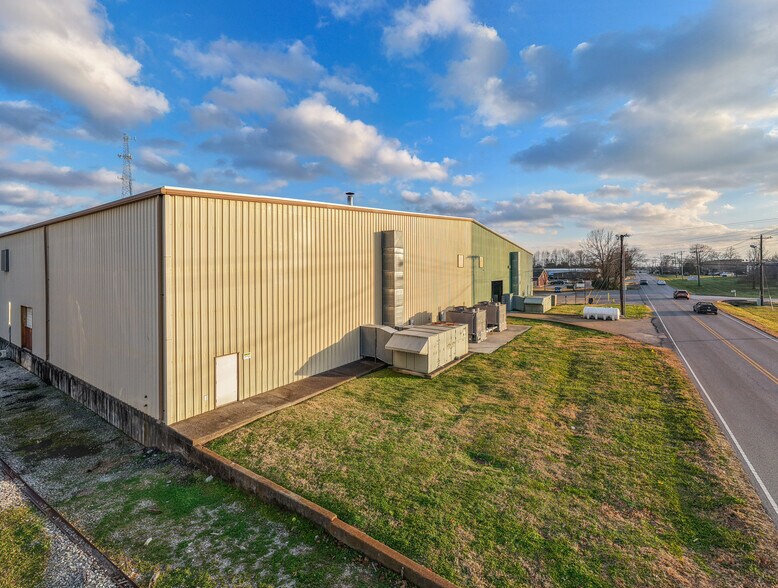 More Photos Of 831 Park Ave, Murfreesboro Manufacturing For Lease