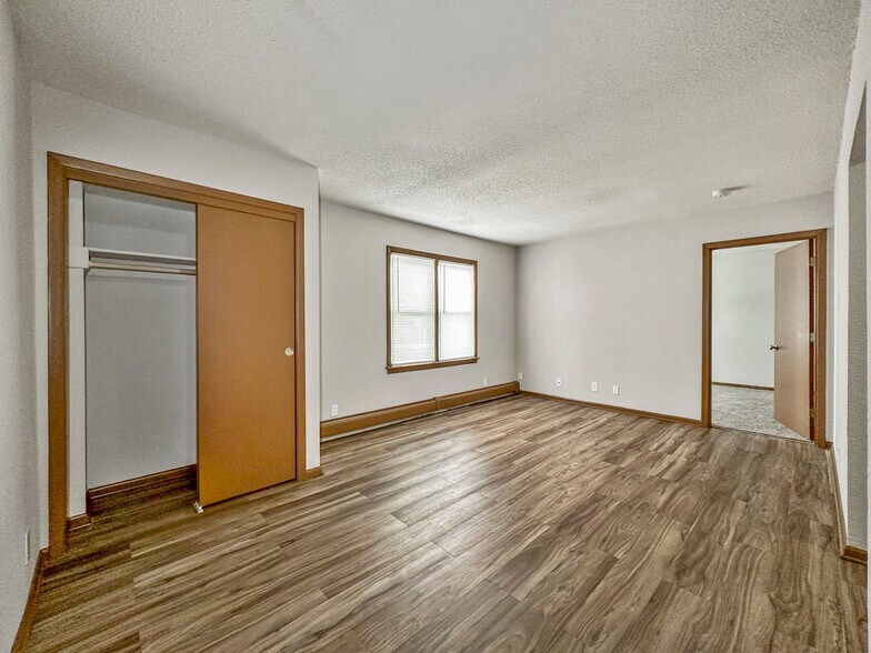 More Photos Of 2519 Clarkson Ave, Des Moines Apartments For Sale