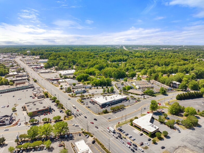 More Photos Of 1919 Boulevard St, Greensboro Office For Sale