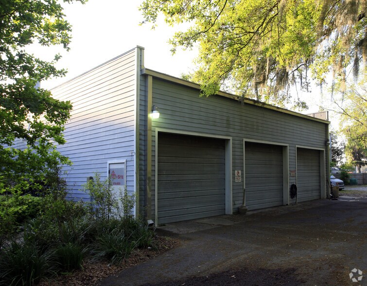 More Photos Of 1420 Ribaut Rd, Port Royal Freestanding For Lease