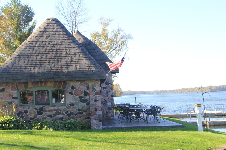 More Photos Of 2855 29th Ave, Birchwood Restaurant For Sale