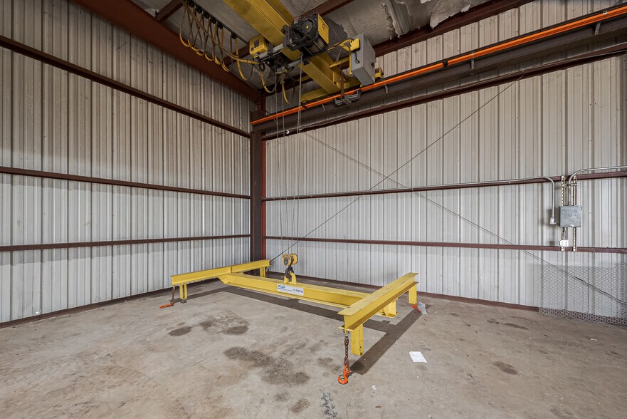 More Photos Of 3715 US-59 Hwy, Rosenberg Warehouse For Lease