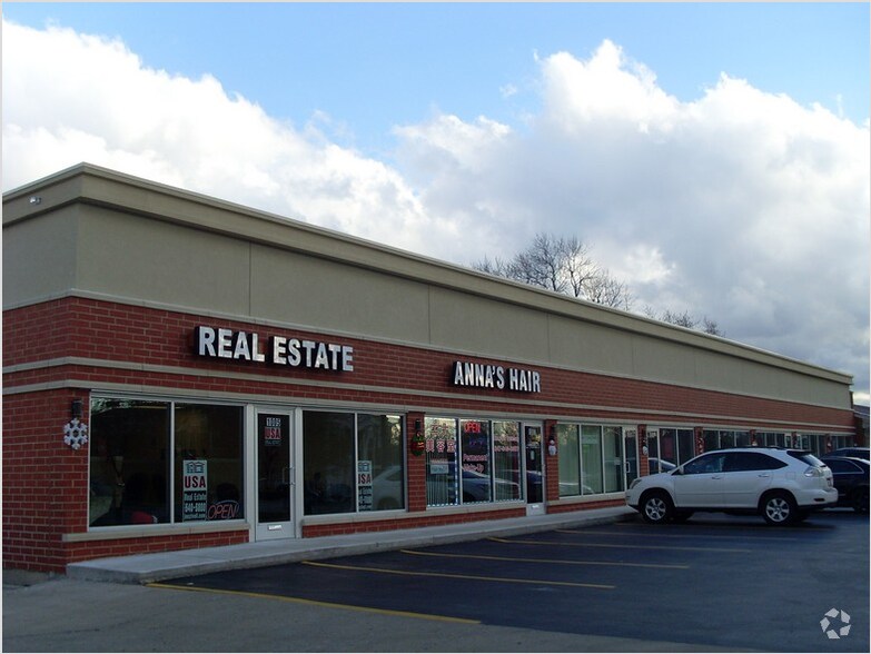 Primary Photo Of 1005-1015 S Arlington Heights Rd, Arlington Heights General Retail For Lease