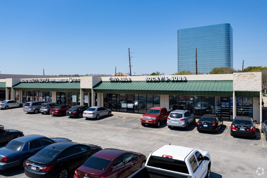 More Photos Of 200 W Greens Rd, Houston Freestanding For Sale