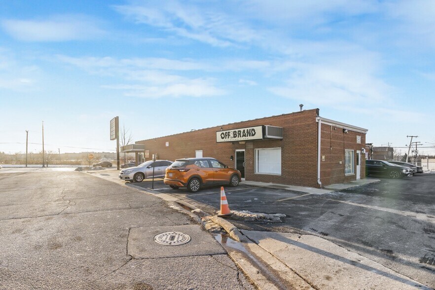 More Photos Of 1551 Plainfield Rd, Joliet Freestanding For Lease